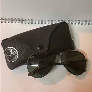 Never worn Ray Bans aviators